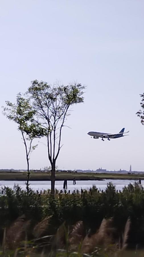 "Fly To Venice" Airport Tessera Eksteriør bilde